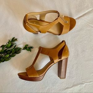 🌿 Franco Sarto Zip Up Tan Leather Block Heel Sandals